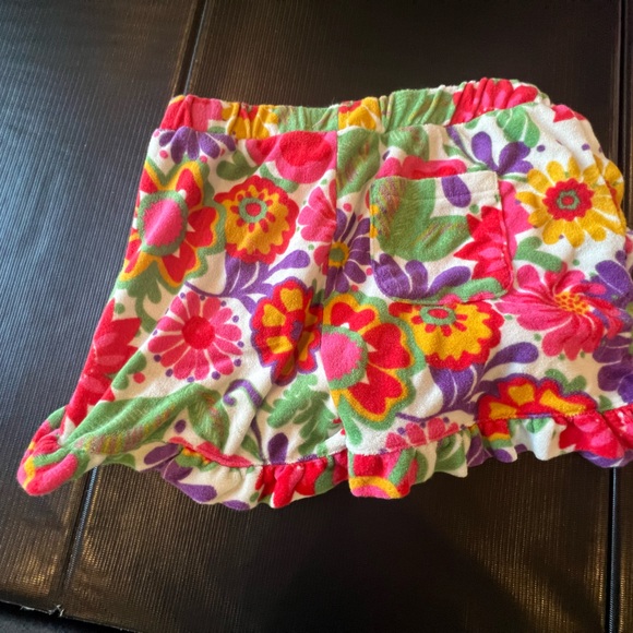 Girls Mini Boden shorts with ruffles - Picture 2 of 4